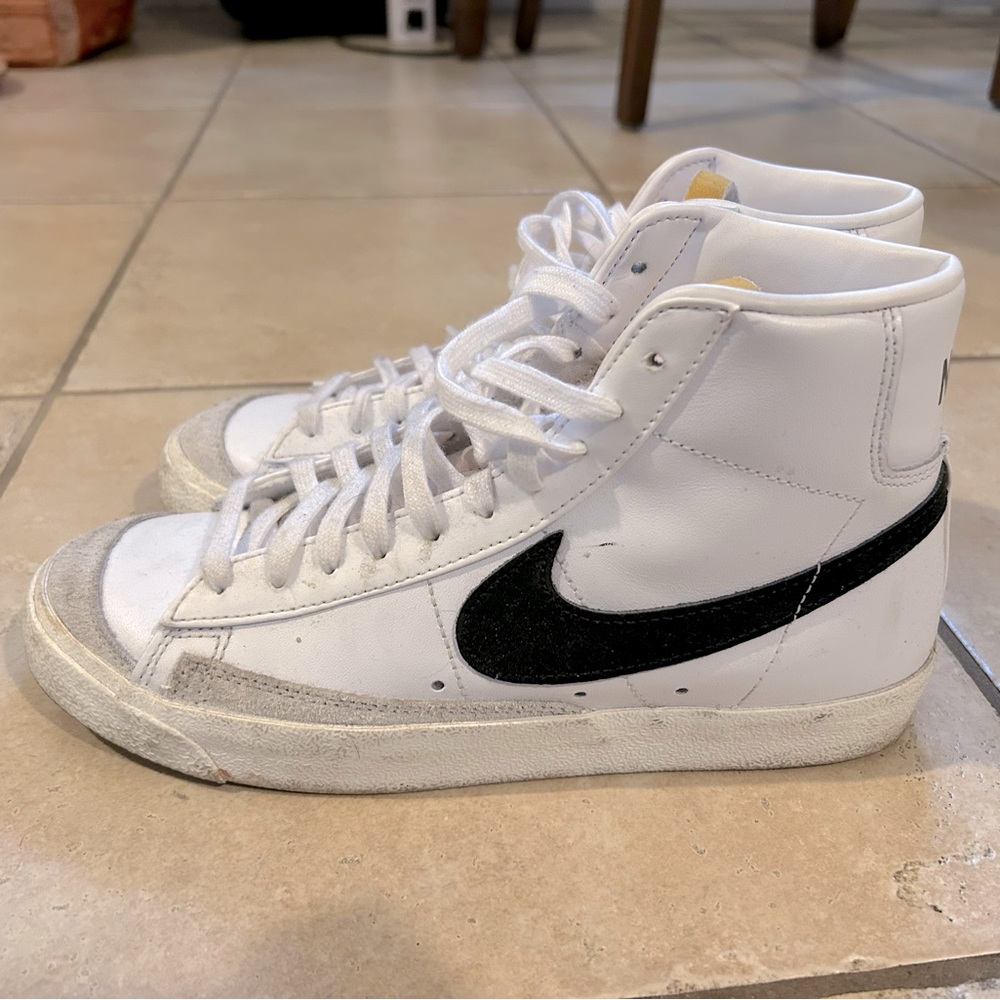 Nike Blazer Mid '77 Vintage size 8.5 W/7 M